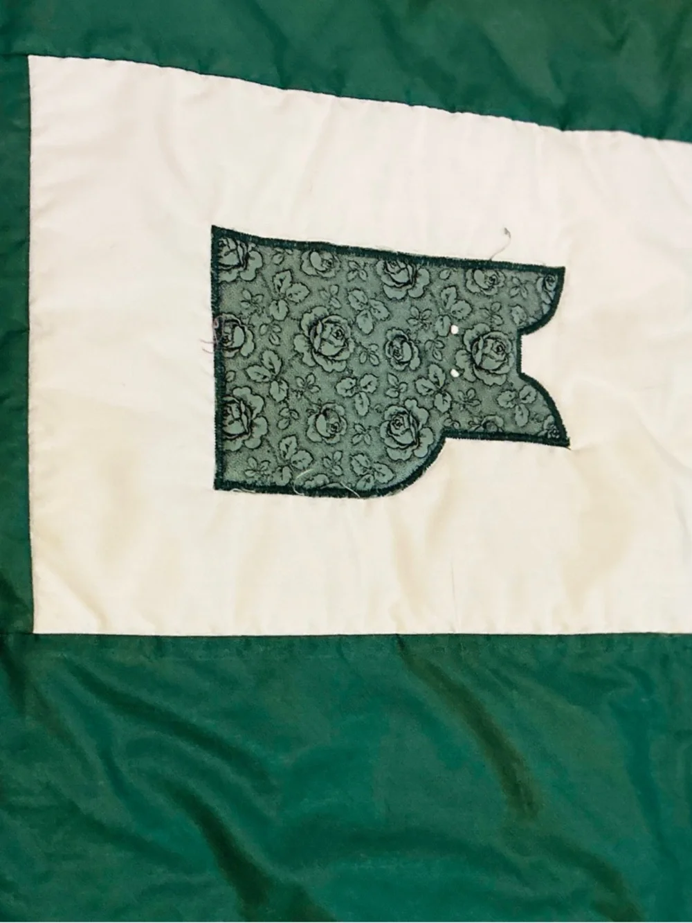Handmade Green and White Cat Patchwork Quilted Wall Hanger 36” x 28”